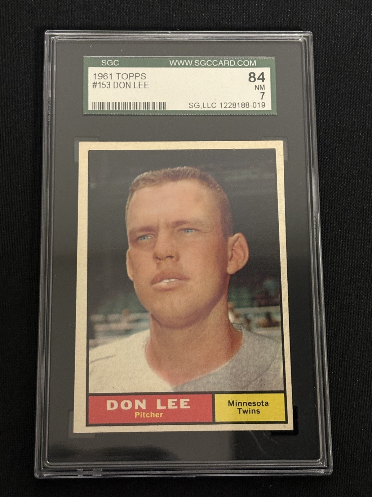 1961 Topps #153 Don Lee Twins SGC 7 NM 019