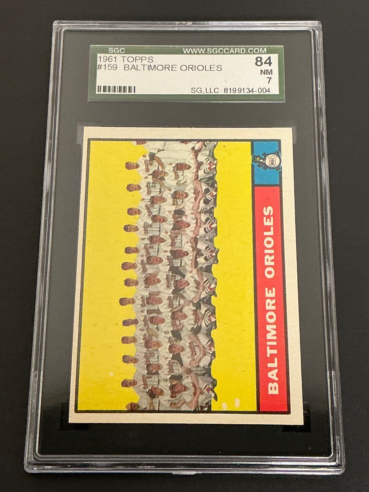1961 Topps #159 Baltimore Orioles Team SGC 7 NM 004