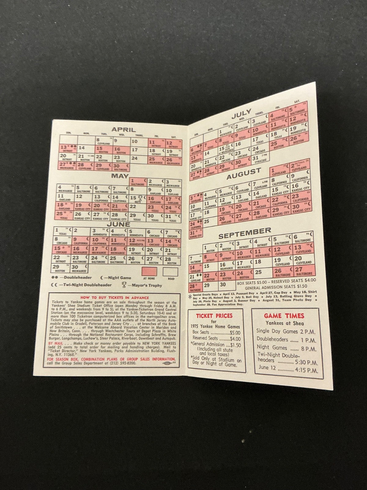 1975 Official New York Yankees Pocket Schedule at Shea Stadium