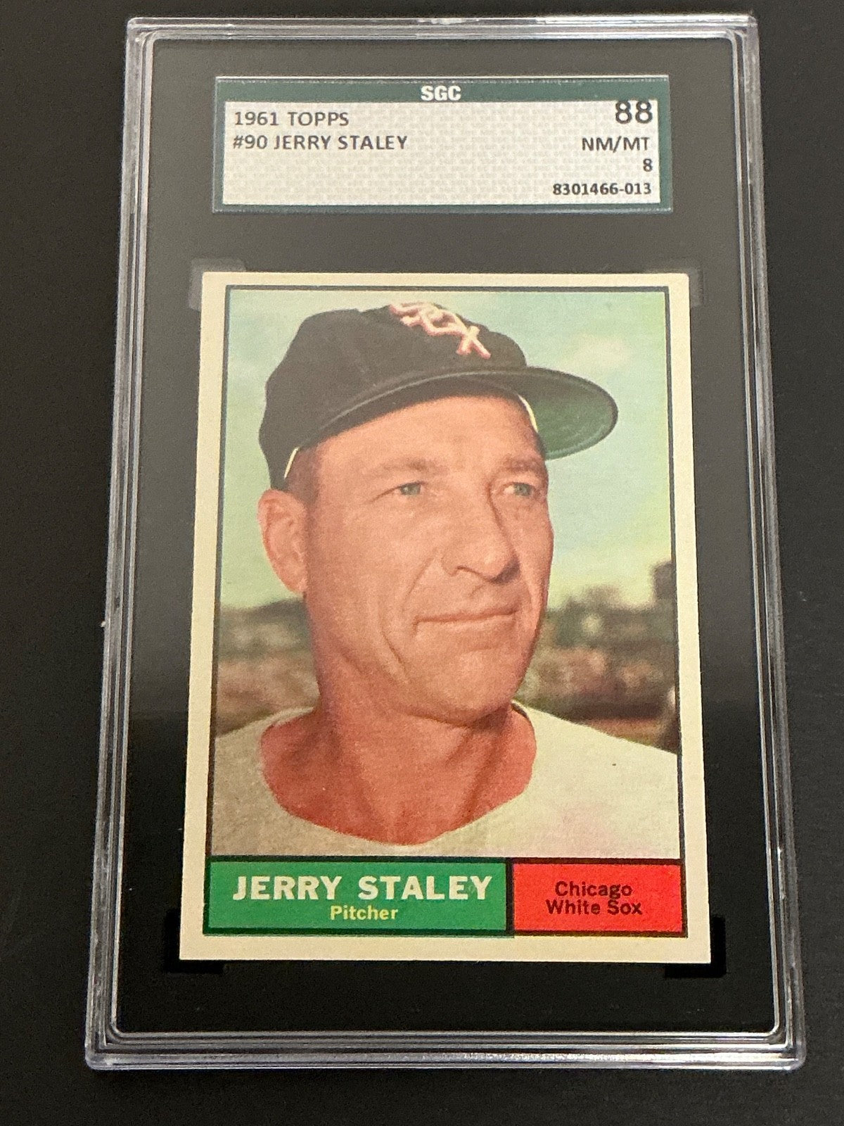 1961 Topps #90 Jerry Staley White Sox SGC 8 NM/MT 013