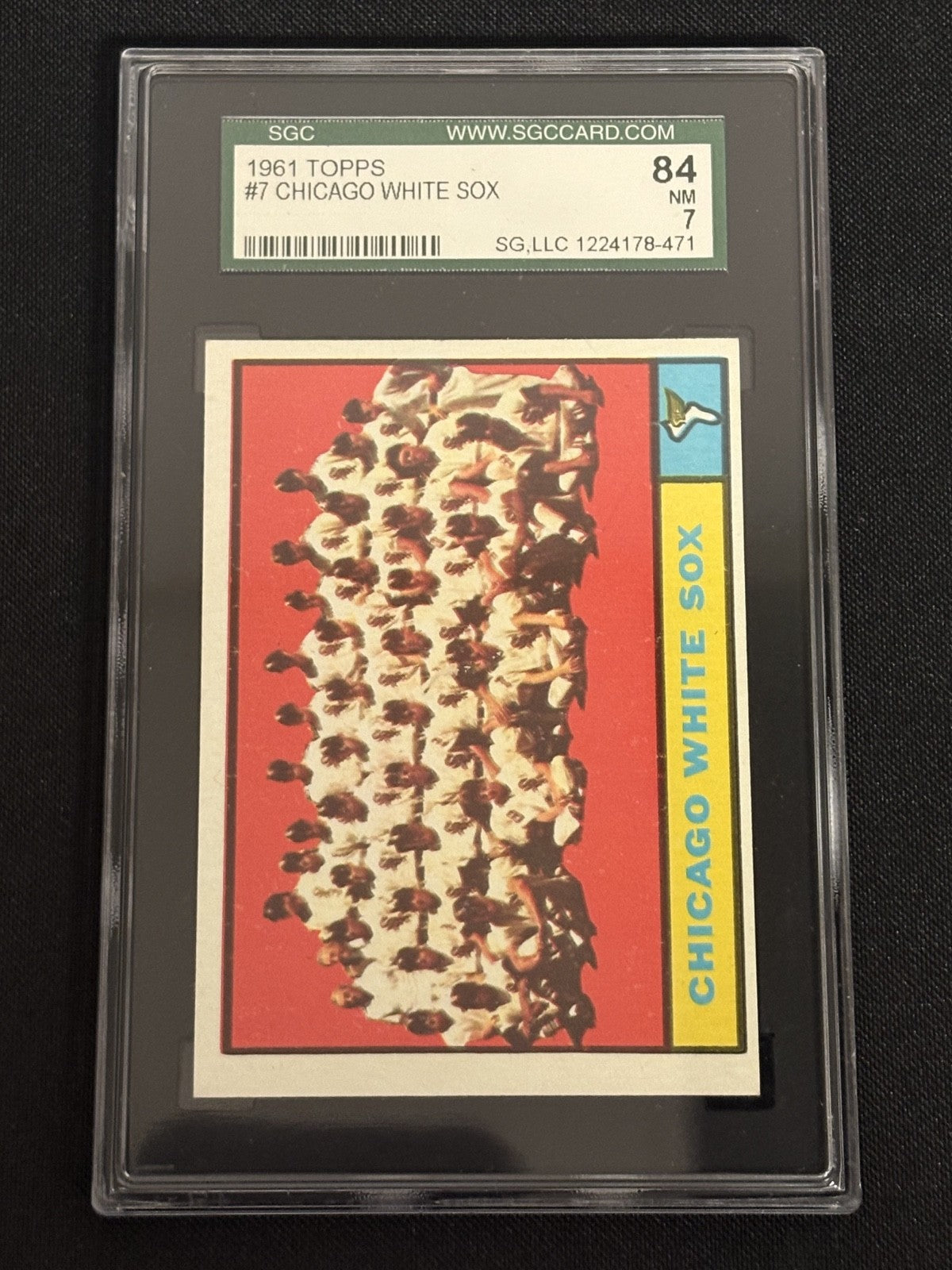 1961 Topps #7 Chicago White Sox SGC 7 NM 471