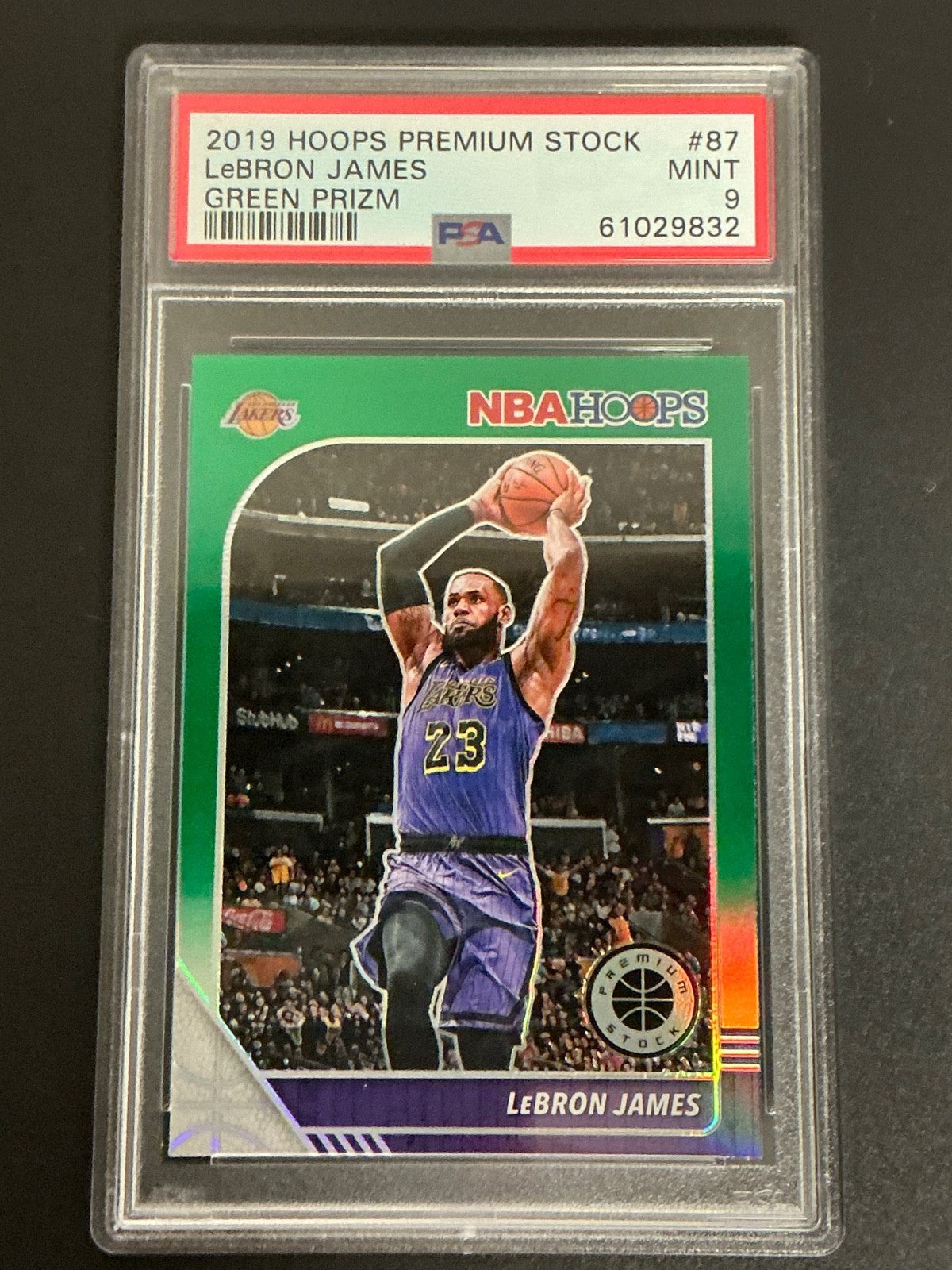 2019 Hoops Premium Stock #87 LeBron James Green Prizm PSA 9 MINT 832