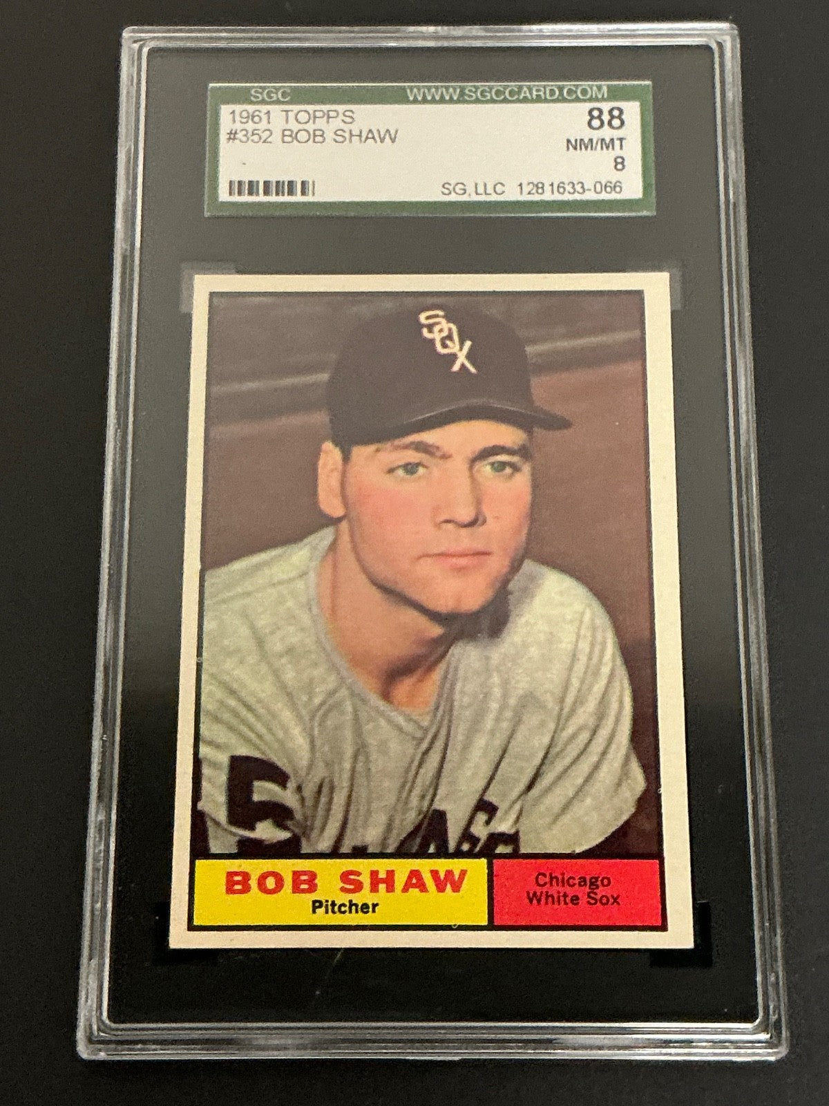 1961 Topps #352 Bob Shaw White Sox SGC 8 NM/MT 066