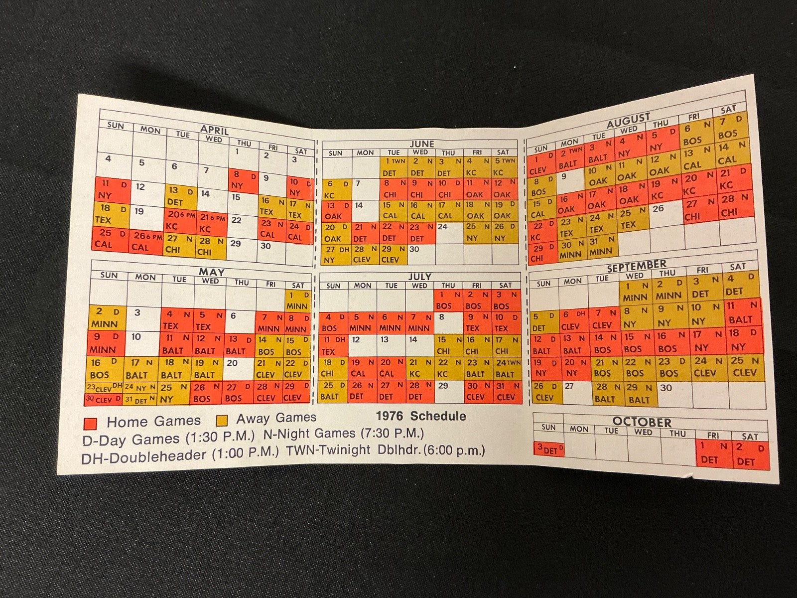 1976 Milwaukee Brewers Baseball Pocket Schedule 