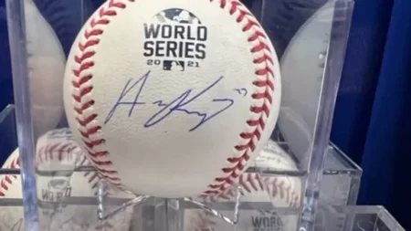 Other, Austin Riley Autograph Baseball Card
